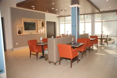 Photo 3 - Holiday Inn Express & Suites Decatur by IHG