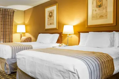 Photo 3 - Econo Lodge Acworth East