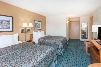 Photo 5 - Days Inn by Wyndham Kirksville