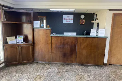 Photo 2 - Diamond Inn