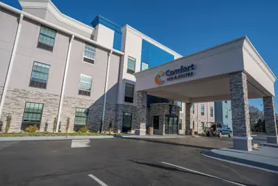 Photo 4 - Comfort Inn & Suites River City Decatur