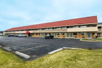 Photo 3 - Econo Lodge South Holland - Chicago Southland