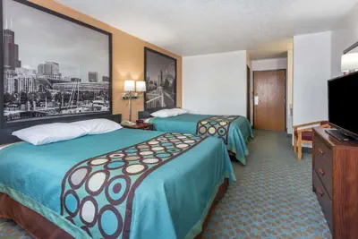 Photo 4 - Super 8 by Wyndham Bourbonnais/Kankakee Area