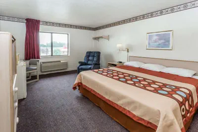 Photo 3 - Super 8 by Wyndham Morris