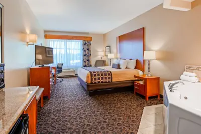 Photo 4 - Best Western Plus Rose City Conference Center Inn