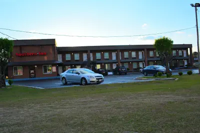Photo 5 - Southern Inn Lumberton