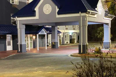 Photo 4 - Spark by Hilton Sumter