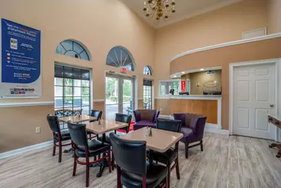 Photo 3 - Econo Lodge Inn & Suites Cayce I-26 Airport