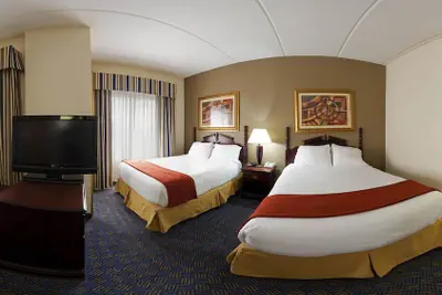 Photo 5 - Holiday Inn Express Hotel & Suites by IHG