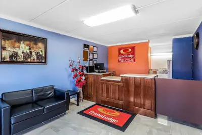 Photo 5 - Econo Lodge Lavonia I-85