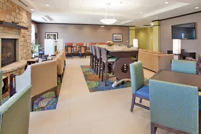 Photo 4 - Holiday Inn Express Hotel & Suites St. Joseph by IHG