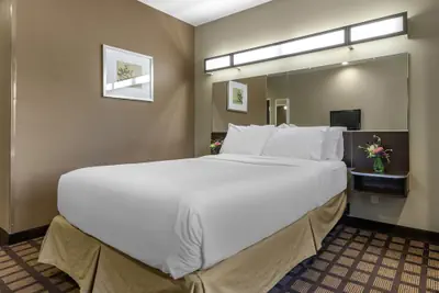Photo 5 - Microtel Inn & Suites By Wyndham Sylva Dillsboro Area