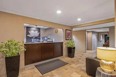 Photo 5 - La Quinta Inn & Suites by Wyndham N Little Rock-McCain Mall