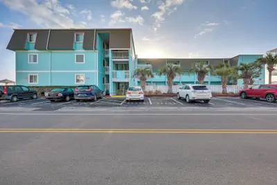Photo 3 - Econo Lodge Willowbrook