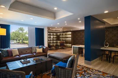Photo 4 - Renaissance Concourse Atlanta Airport Hotel