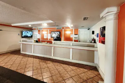 Photo 3 - Budget Host Inn- Medical Center