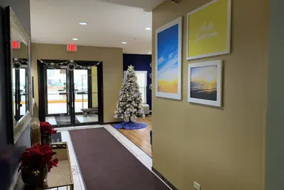 Photo 2 - Halsted Inn and Suites Harvey - Chicago Southland