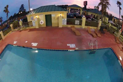 Photo 3 - Econo Lodge Inn & Suites Hardeeville I-95