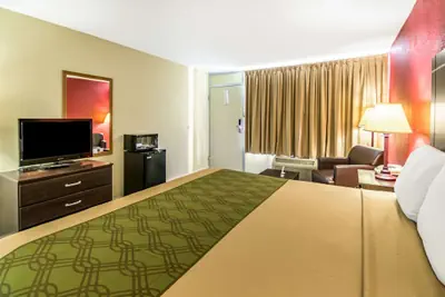 Photo 5 - Econo Lodge Andalusia