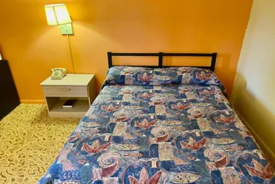Photo 5 - Red Carpet Inn & Suites Lima