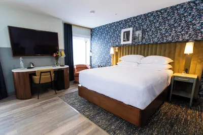 Photo 5 - voco The Darwin Atlanta Midtown by IHG