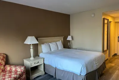 Photo 5 - Hilltop Inn & Suites