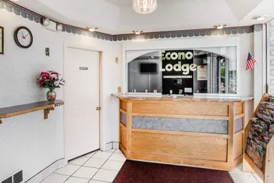 Photo 2 - Econo Lodge McDonough South