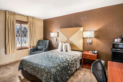 Photo 4 - Econo Lodge Oskaloosa