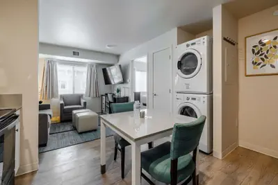 Photo 5 - WaterWalk Extended Stay by Wyndham Wichita