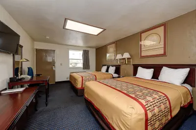 Photo 4 - Guest Inn