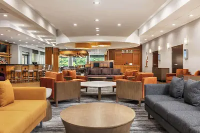Photo 4 - DoubleTree by Hilton Greensboro Airport