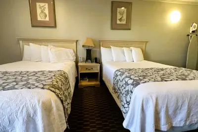 Photo 5 - Atrium Inn