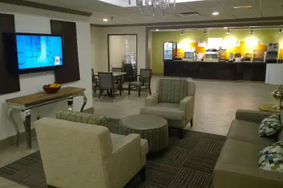Photo 3 - Holiday Inn Express Fayetteville- Univ of AR Area by IHG