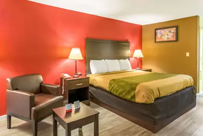 Photo 4 - Econo Lodge Andalusia
