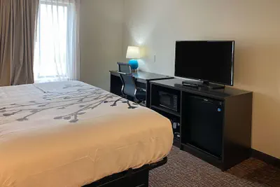Photo 5 - Sleep Inn & Suites - Coliseum Area