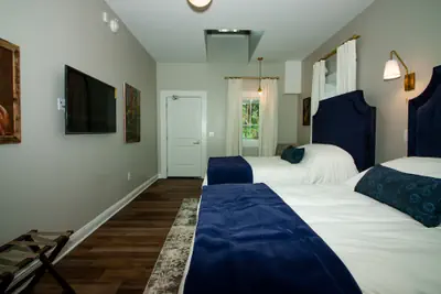 Photo 5 - The Colonial Inn, an Ascend Collection Hotel