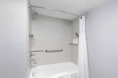 Photo 3 - Baymont by Wyndham Mobile/Tillmans Corner