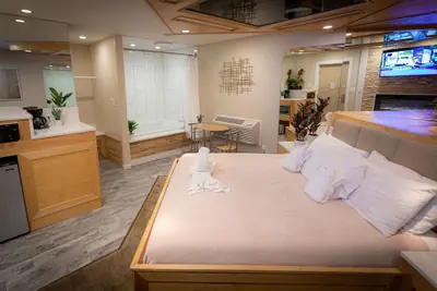 Photo 2 - Sybaris Pool Suites