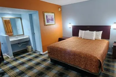 Photo 5 - Town House Inn Cape Giradreau