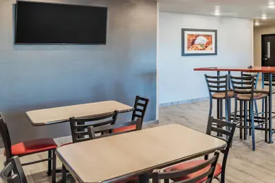 Photo 5 - My Place Hotel - Davenport/Quad Cities IA