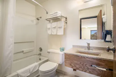 Photo 4 - Americas Best Value Inn & Suites Harrisonville