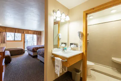 Photo 2 - Rabbit Ears Motel