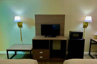 Photo 5 - Econo Lodge Willowbrook