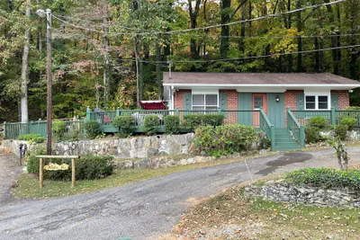 Photo 3 - Mountain Aire Cottages, Inn, & Glamping