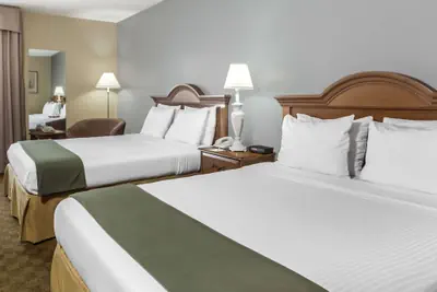 Photo 5 - Days Inn by Wyndham Selma