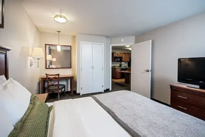 Photo 4 - Candlewood Suites Perrysburg by IHG