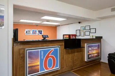 Photo 3 - Econo Lodge