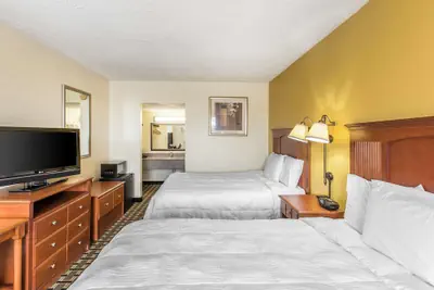 Photo 5 - Econo Lodge Byron near Historic District - Warner Robins