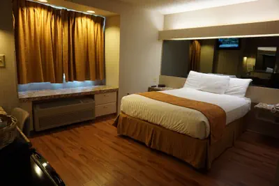 Photo 4 - CenterWay Hotel Tonawanda