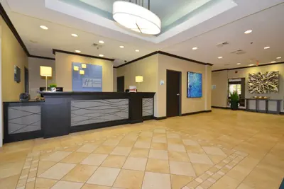 Photo 5 - Holiday Inn Express & Suites Farmington by IHG